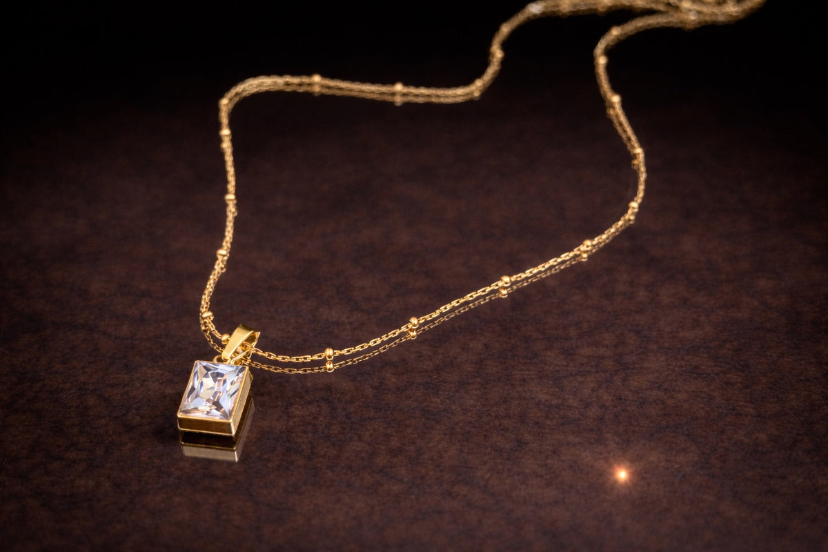 Solitaire pendant