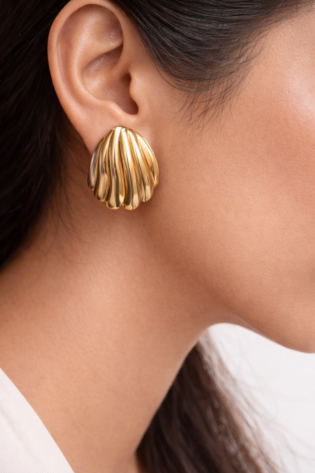 Shell textured earrings