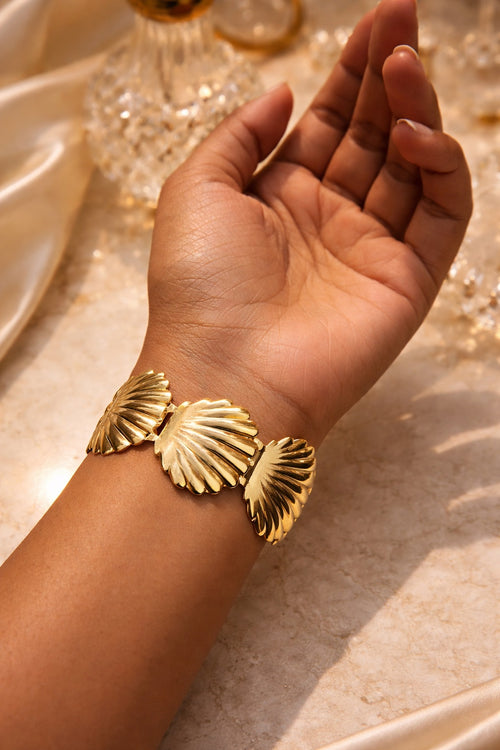Shell patterned Bracelet