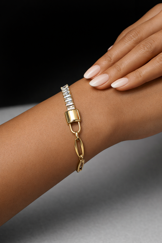 Tennis interlocking bracelet