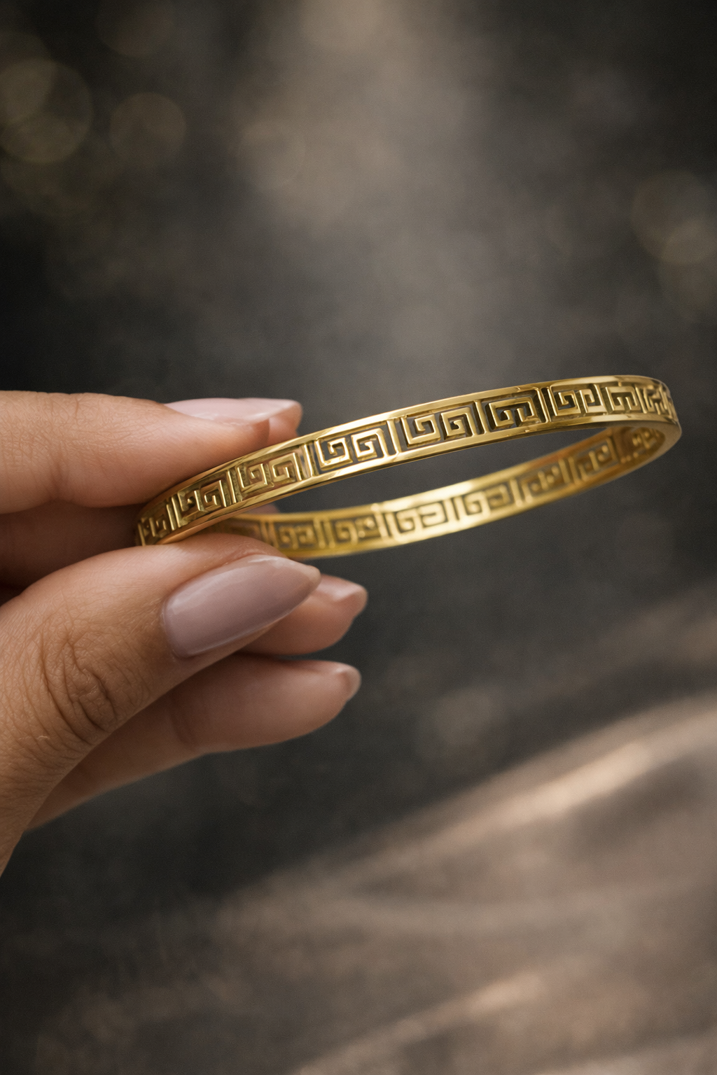 Textured wide band