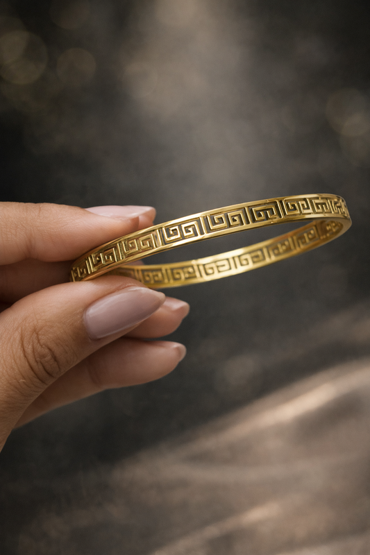Textured wide band