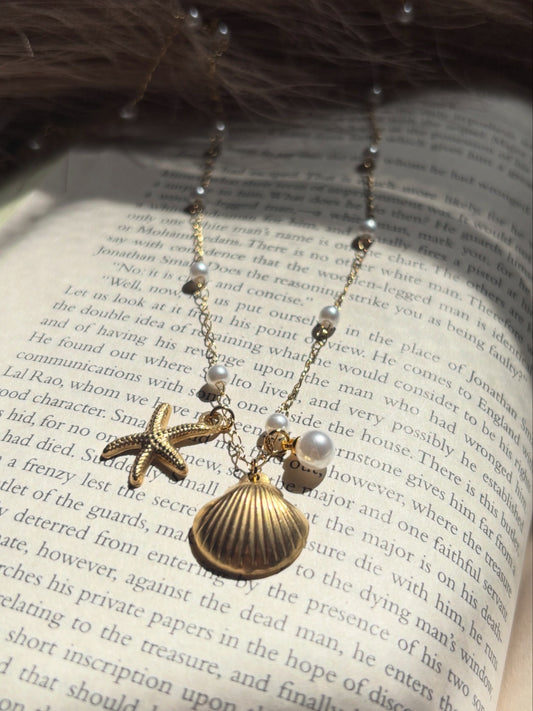 Shell charm necklace