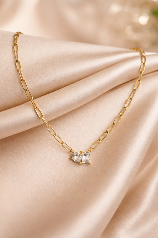 Curved bar necklace