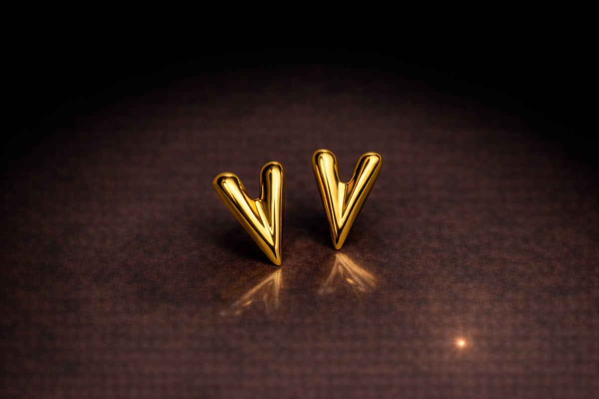V-shaped heart studs