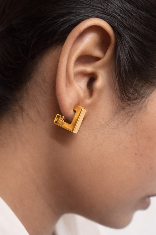 Geometric L shaped hoops