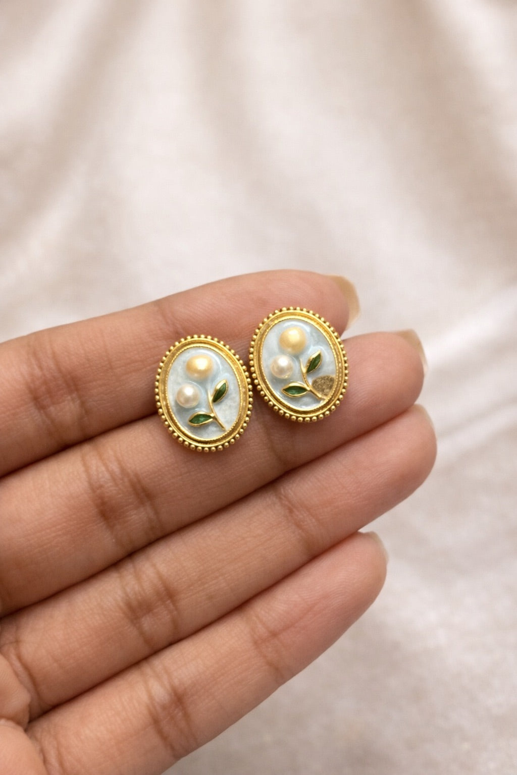 Enamel detailed earrings