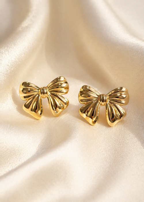 Gold bow stud